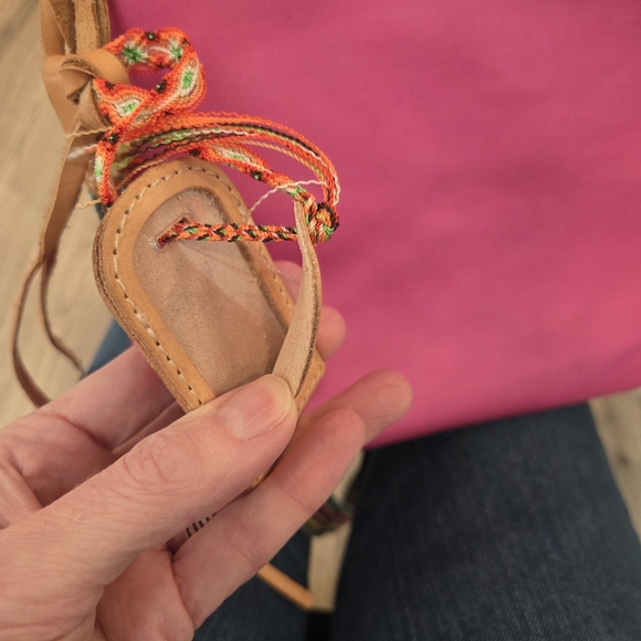 CONSUELA Downtown Crossbody Pinkie Purse Bag - Picture 15 of 16